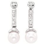 White gold Pearl earrings with 12 diamonds (0.2ct)